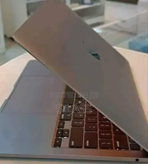 New Laptop Apple MacBook Pro M1 8GB AMD Ryzen 7 SSD 256GB