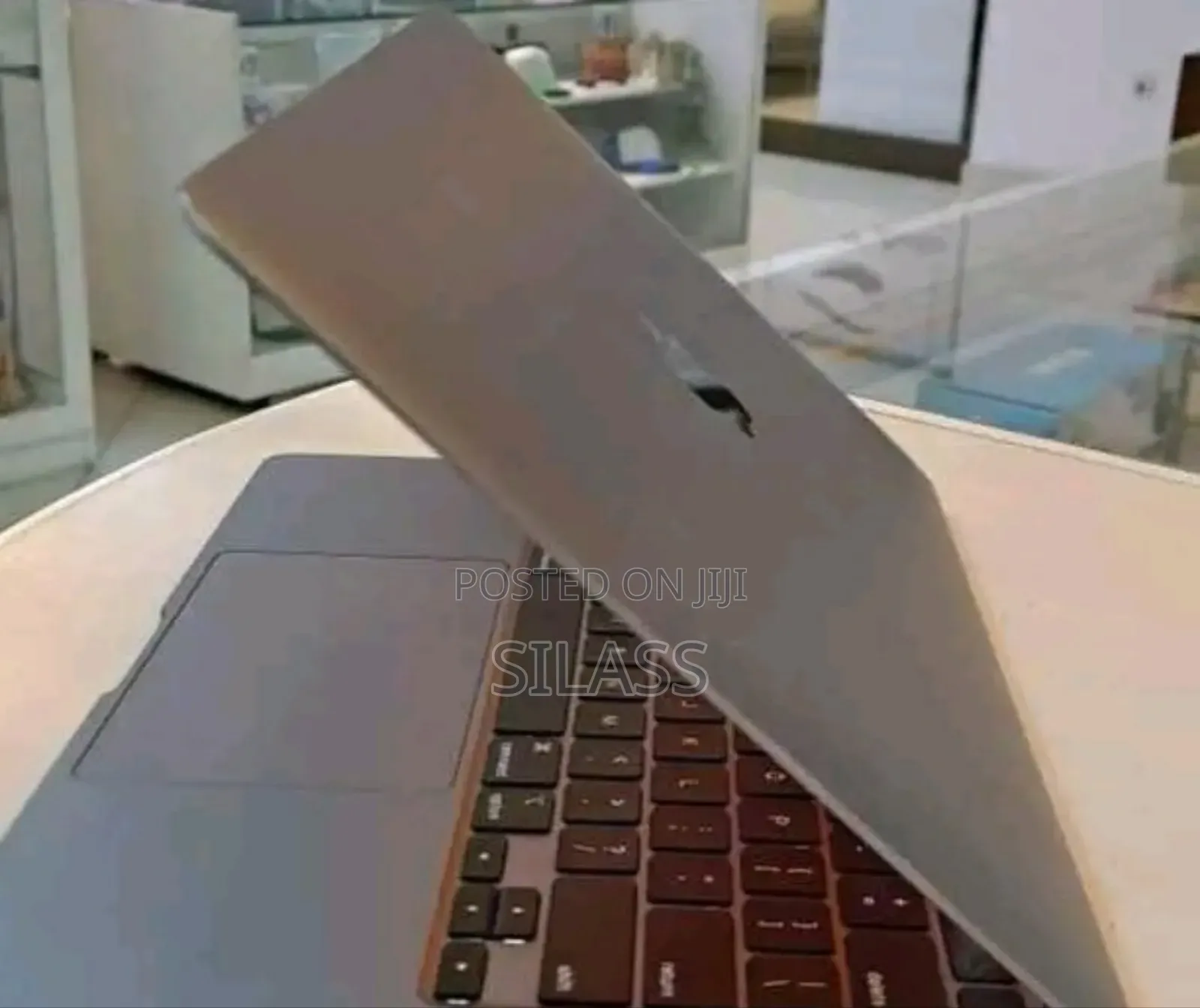 New Laptop Apple MacBook Pro M1 8GB AMD Ryzen 7 SSD 256GB