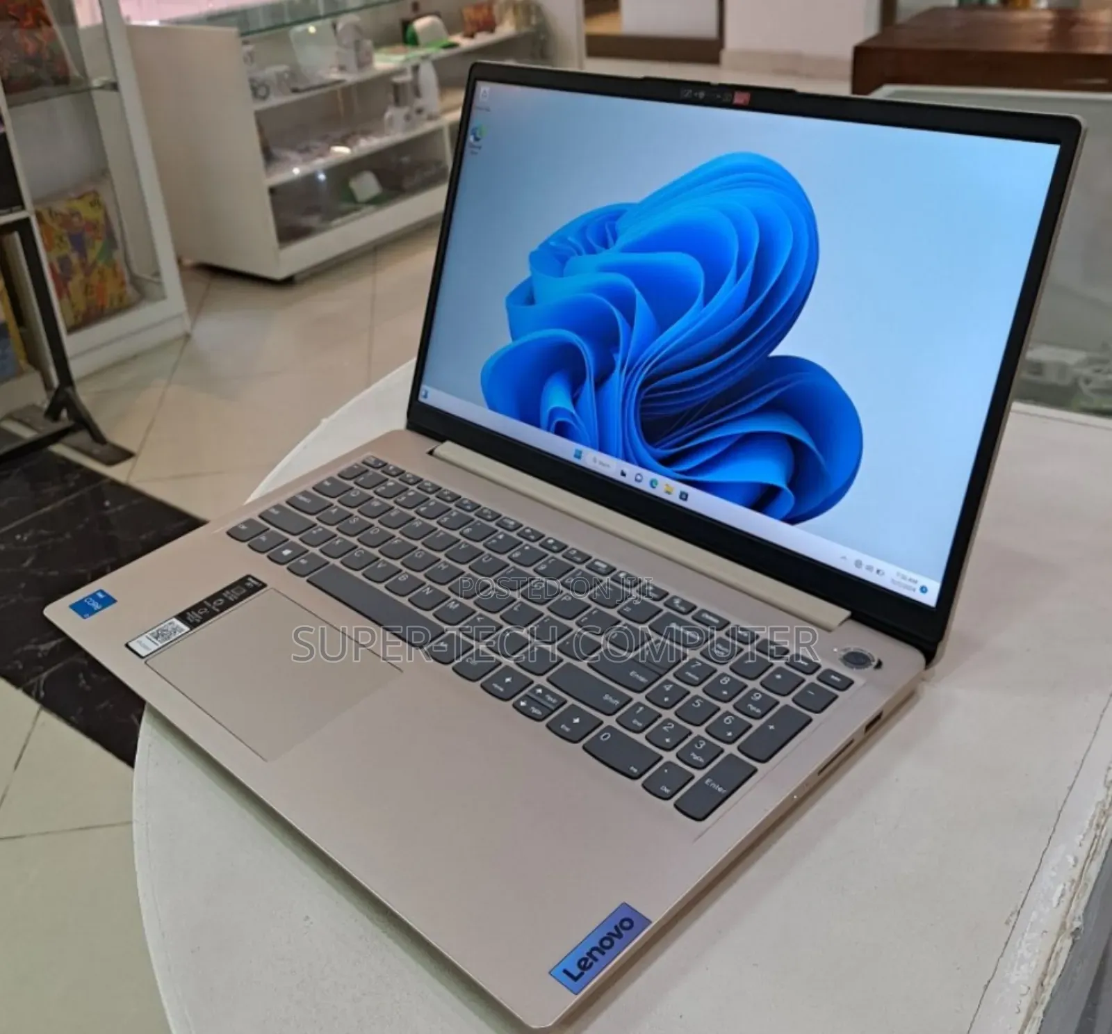 New Laptop Lenovo Ideapad 3 8GB Intel Core I3 SSD 256GB