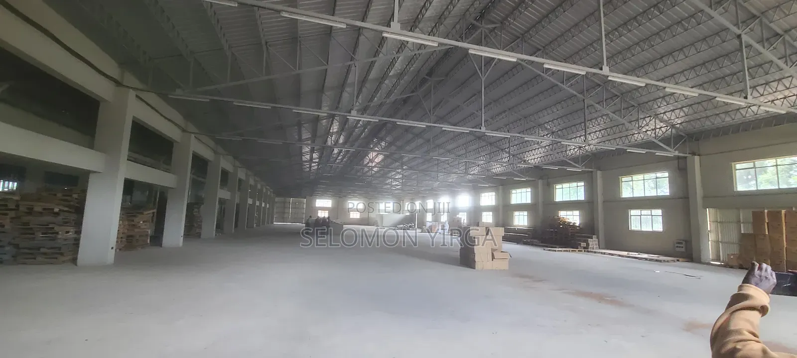 መጋዘን ክራይ ነዉ