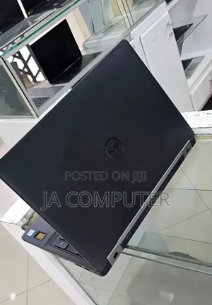 New Laptop Dell Precision 7710 16GB Intel Core I7 SSD 512GB