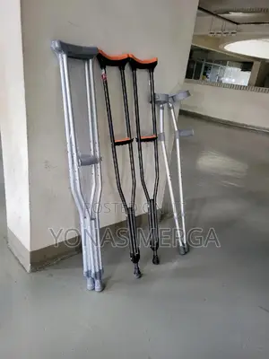 Photo - Bilateral Crutches፩⨳Bariatric Kranch፯00crutches፪=Reduce Palm