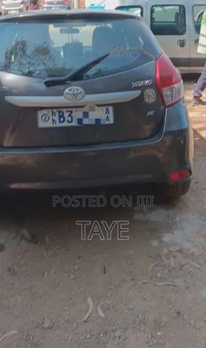 Toyota Yaris 2014 Brown