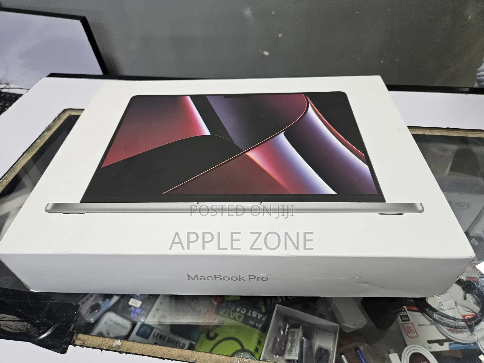 New Laptop Apple MacBook Pro 2023 M2 16GB Apple M2 SSD 512GB