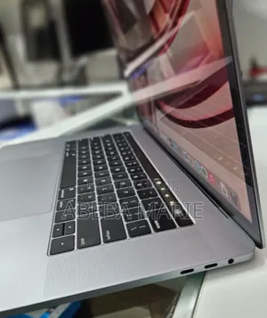 New Laptop Apple MacBook Pro 2019 16GB Intel Core I7 SSD 1T