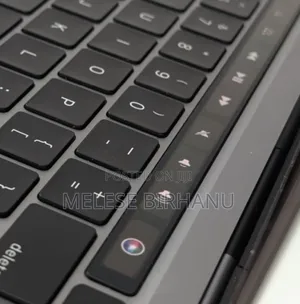 New Laptop Apple MacBook Pro 2020 M1 8GB Apple M1 Pro SSD 512GB