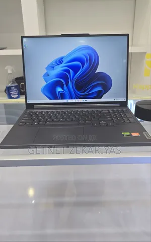 New Laptop Lenovo Legion 7 16GB AMD Ryzen 7 SSD 1T