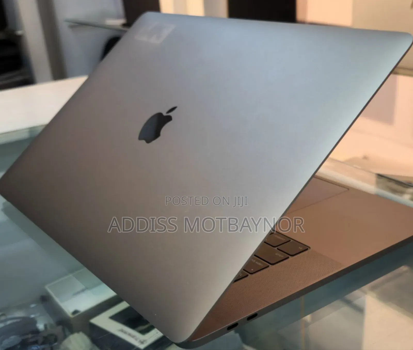New Laptop Apple MacBook 2018 16GB Intel Core I7 SSD 512GB
