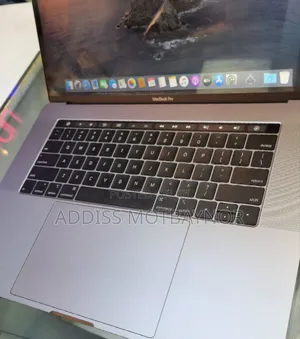 New Laptop Apple MacBook 2018 16GB Intel Core I7 SSD 512GB