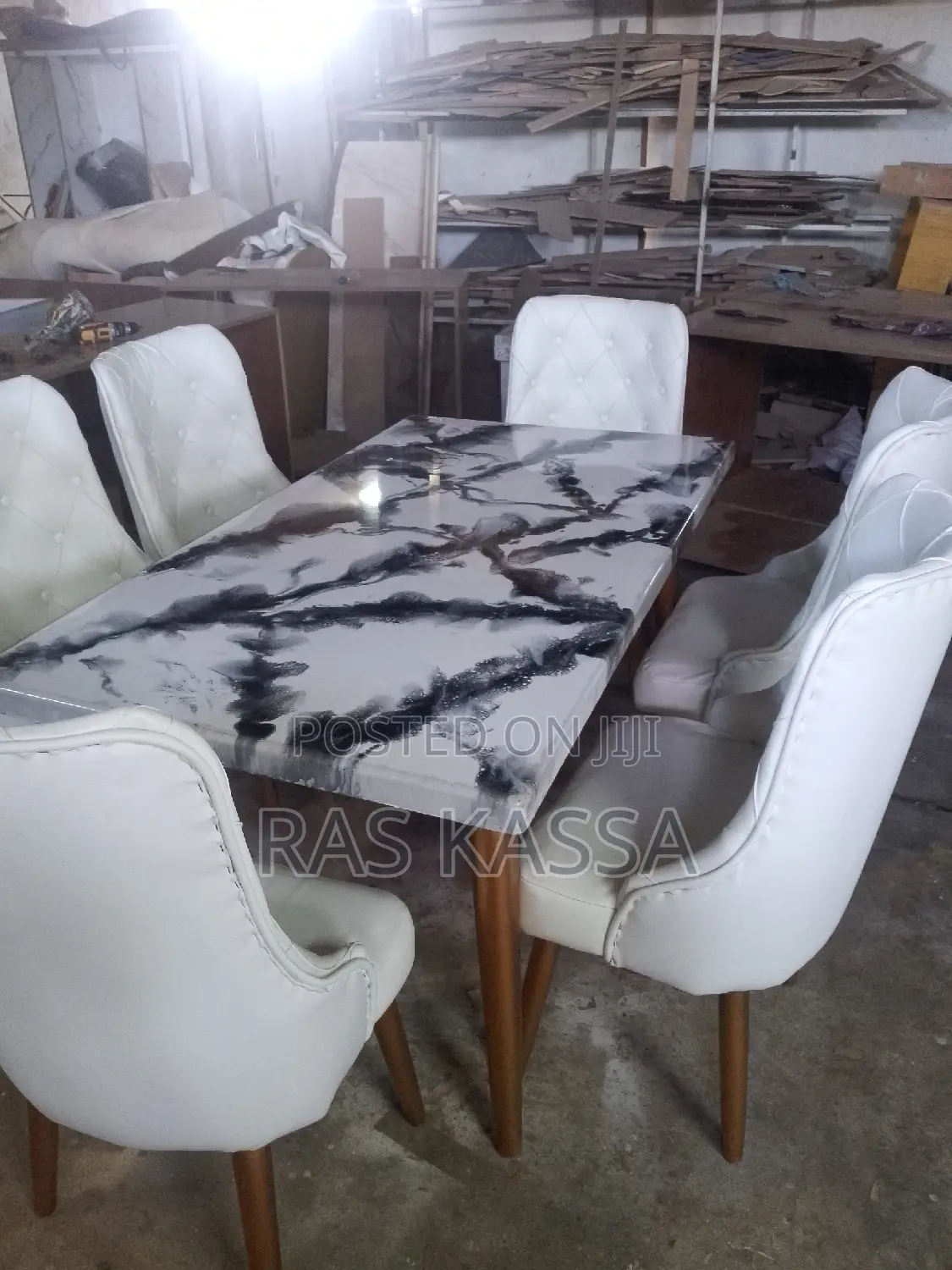 የገበታ ጠረጴዛ ከ 6 ወንበር ጋር