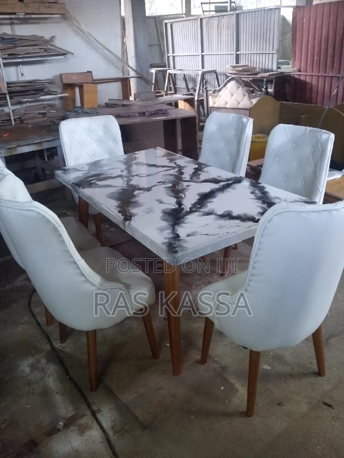 የገበታ ጠረጴዛ ከ 6 ወንበር ጋር