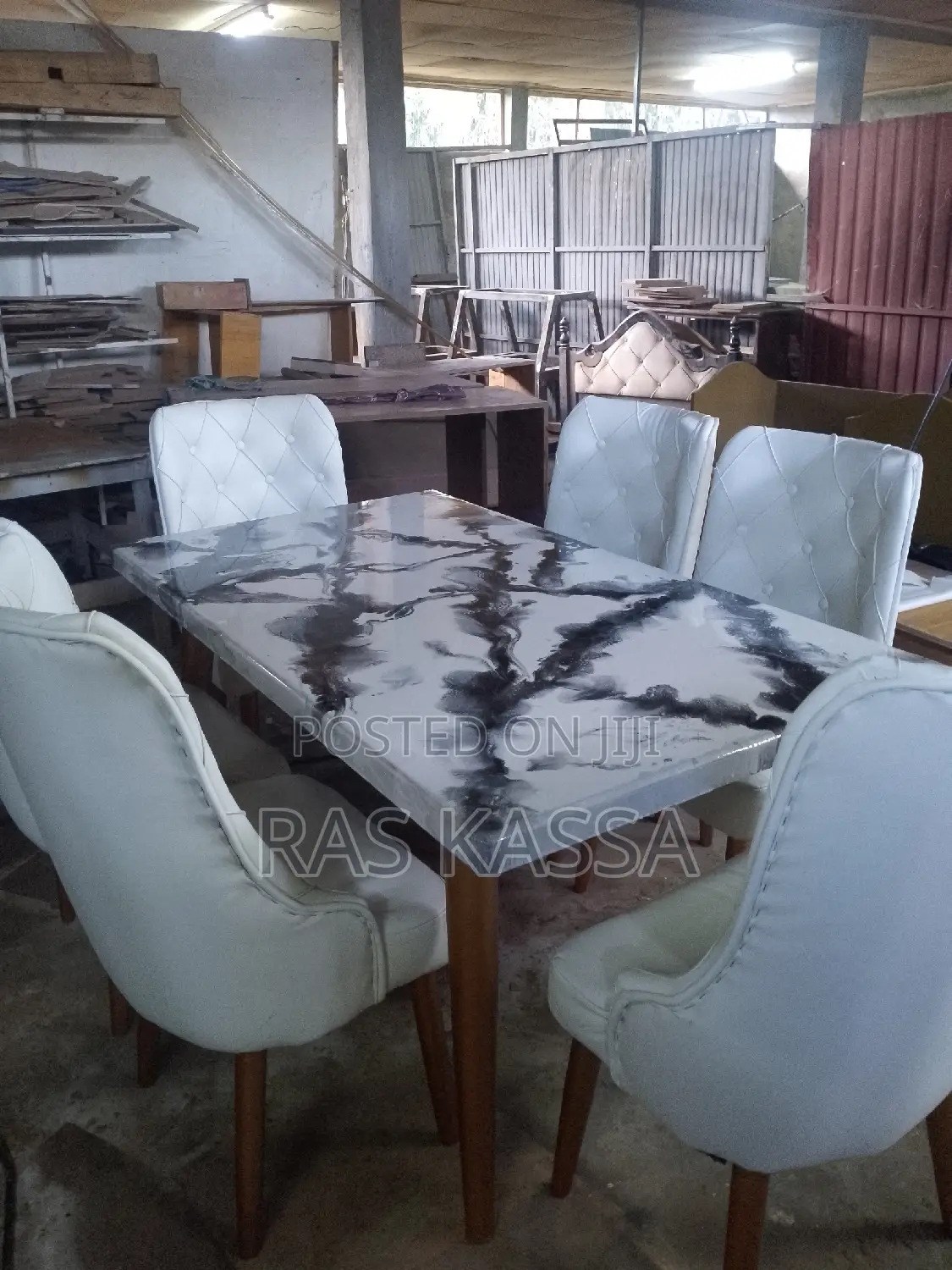 የገበታ ጠረጴዛ ከ 6 ወንበር ጋር