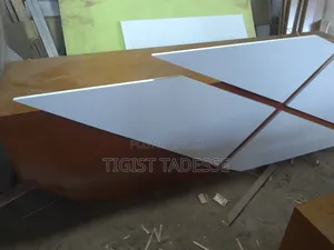 የእንግዳ መቀበያ Reception Table