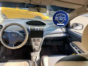 Toyota Yaris 1.3 HB T3 2009 Silver