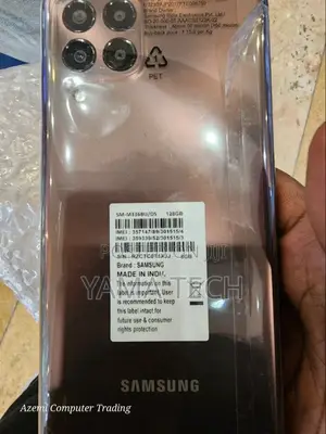Photo - New Samsung Galaxy M33 128 GB Bronze