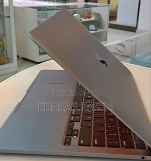 New Laptop Apple MacBook Pro M1 8GB Apple M1 SSD 256GB