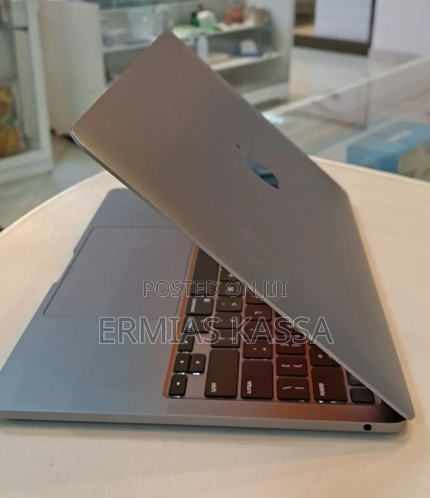 New Laptop Apple MacBook Pro M1 8GB Apple M1 SSD 256GB