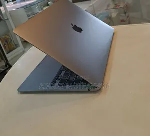 New Laptop Apple MacBook 2020 8GB Intel Core I5 SSD 256GB