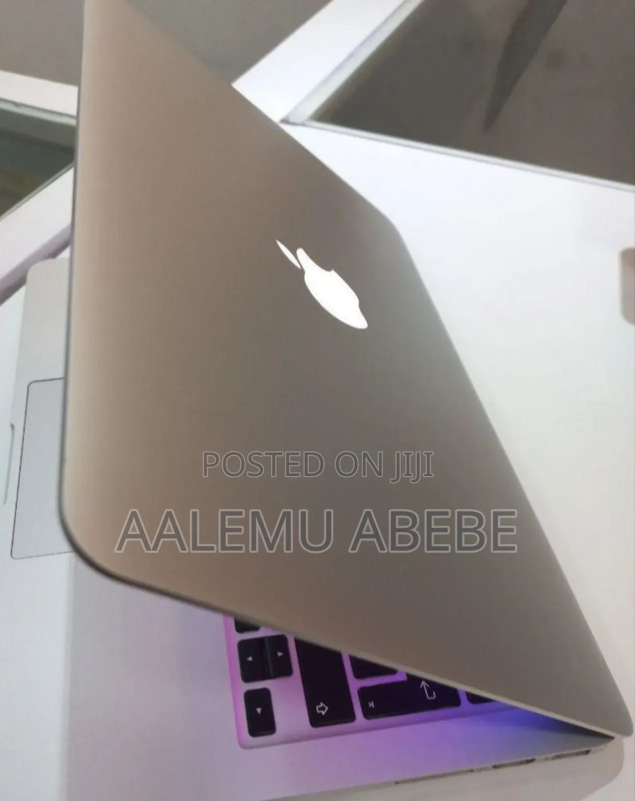 New Laptop Apple MacBook Pro 2015 8GB Intel Core I5 SSD 256GB