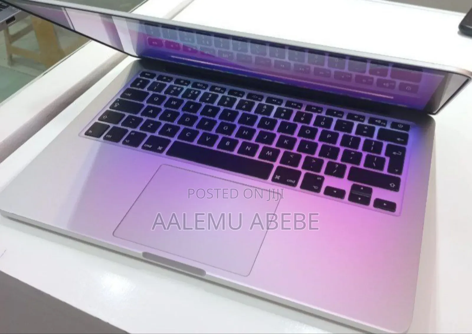 New Laptop Apple MacBook Pro 2015 8GB Intel Core I5 SSD 256GB