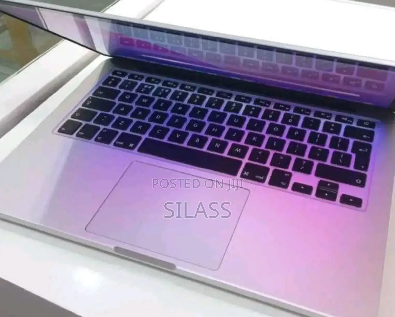 New Laptop Apple MacBook Pro 2015 8GB Intel Core I5 SSD 256GB