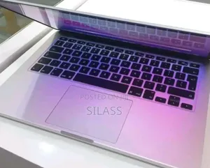 New Laptop Apple MacBook Pro 2015 8GB Intel Core I5 SSD 256GB