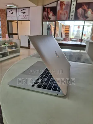 New Laptop Apple MacBook Air 2020 M1 8GB Apple M1 SSD 256GB