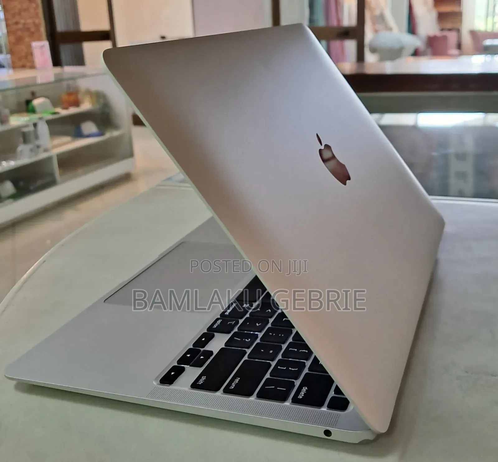 New Laptop Apple MacBook Air 2020 M1 8GB Apple M1 SSD 256GB