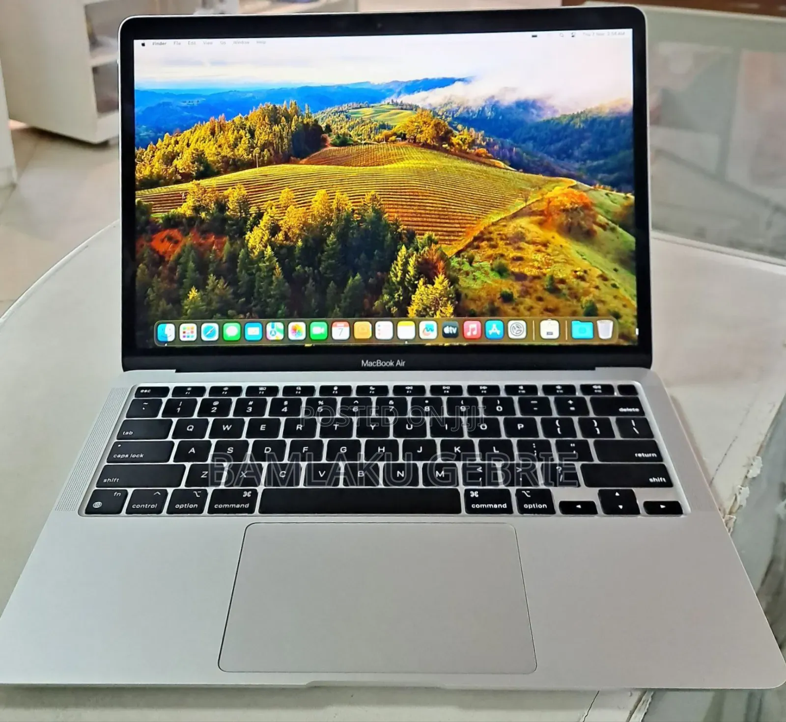 New Laptop Apple MacBook Air 2020 M1 8GB Apple M1 SSD 256GB