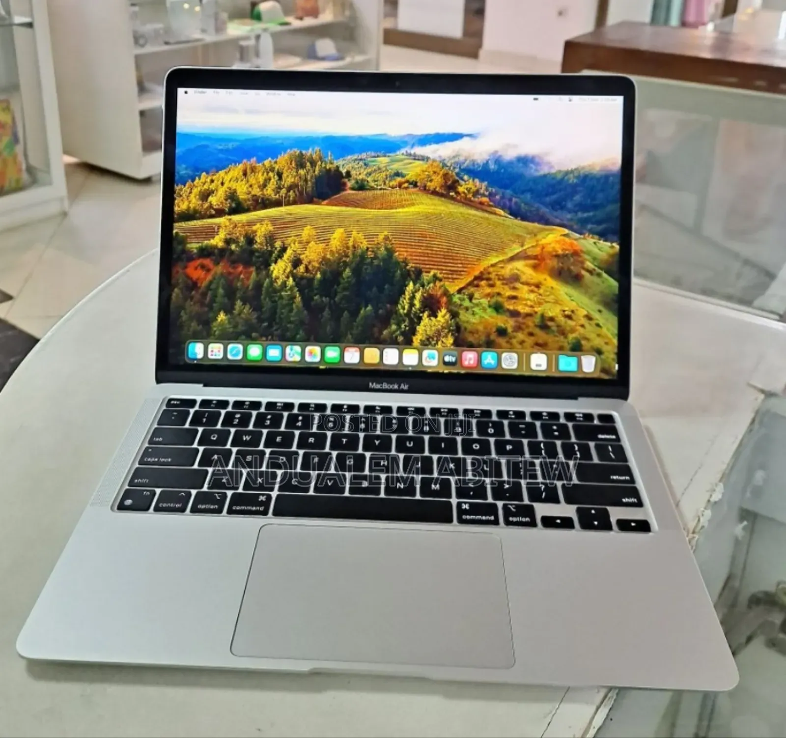 New Laptop Apple MacBook Air 2020 M1 8GB Apple M1 SSD 256GB