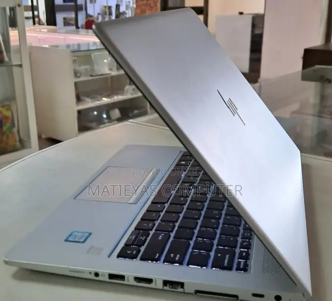 New Laptop HP EliteBook 830 8GB Intel Core I7 SSD 512GB