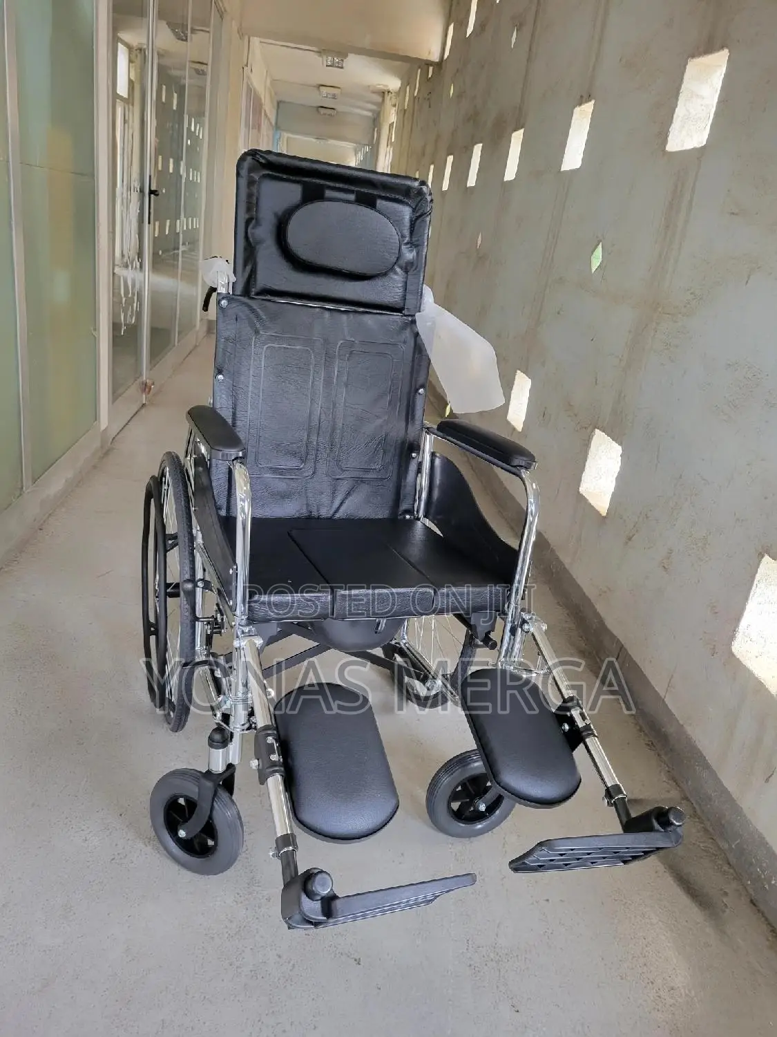 Multi-Purpose¥Wheelchair፻2commode Facility Is Also Available