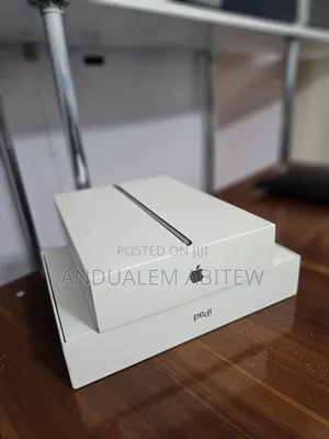 New Apple iPad 10.2 (2021) 64 GB Gray