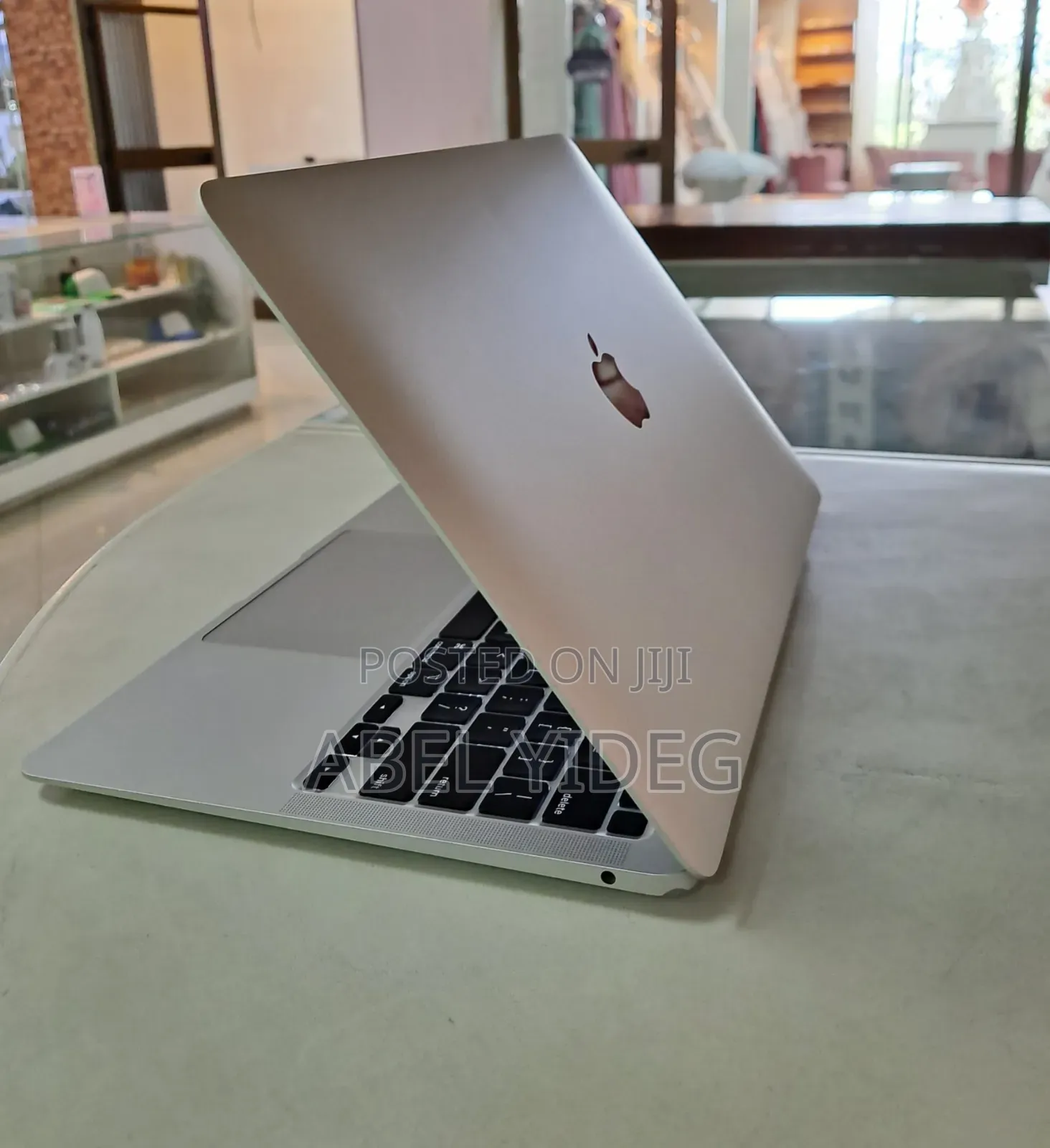 New Laptop Apple MacBook Air 2020 M1 8GB Apple M1 SSD 256GB