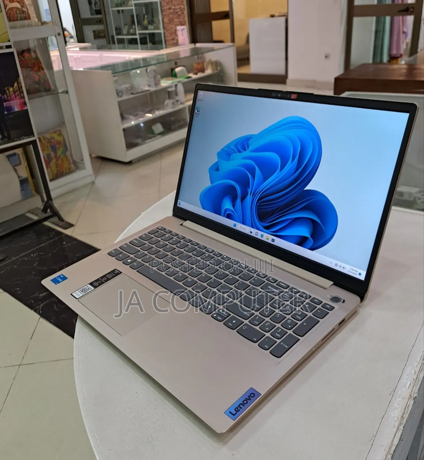 New Laptop Lenovo Ideapad 3 8GB Intel Core I3 SSD 256GB