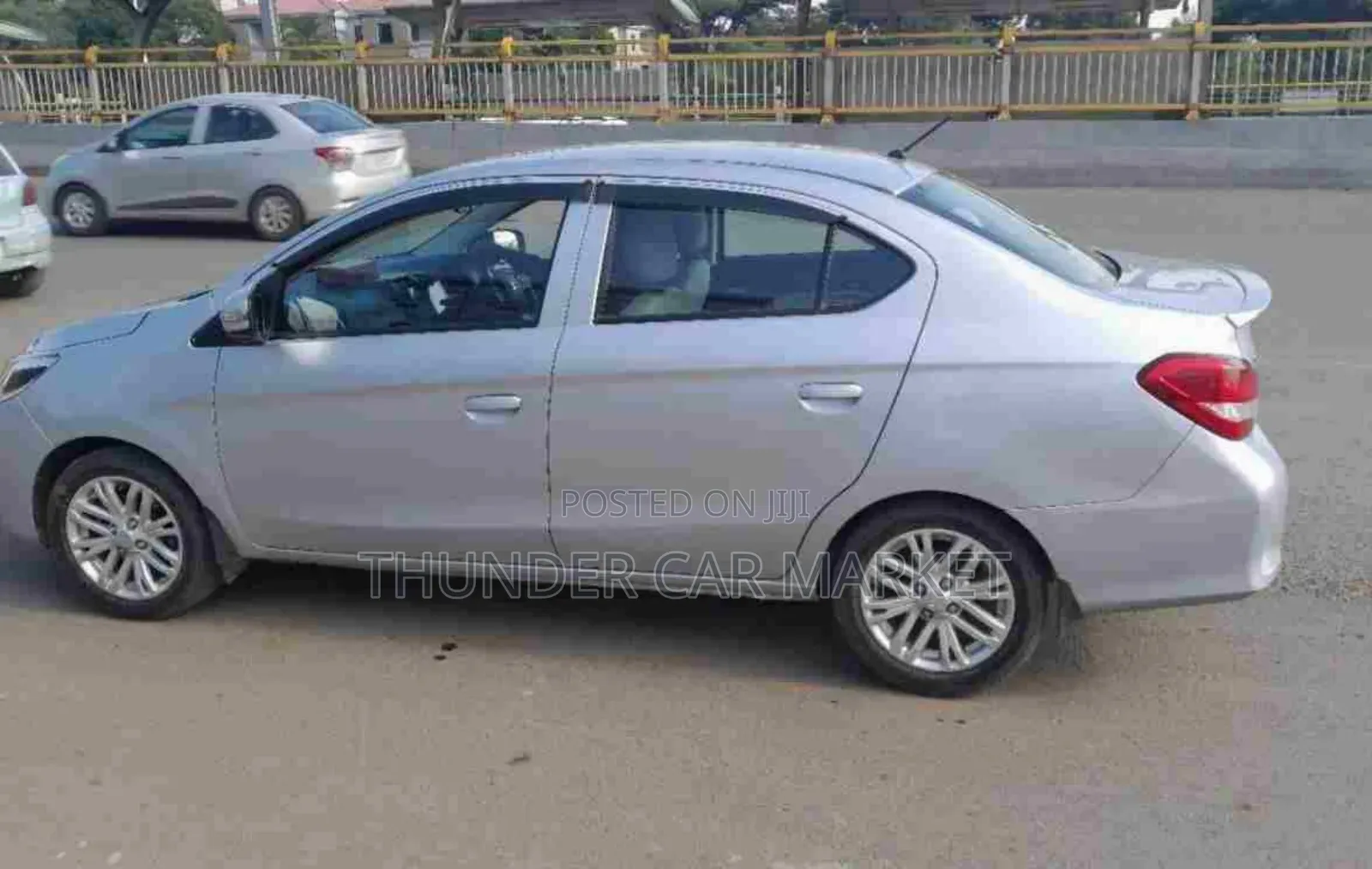 Mitsubishi Attrage 2022 Silver