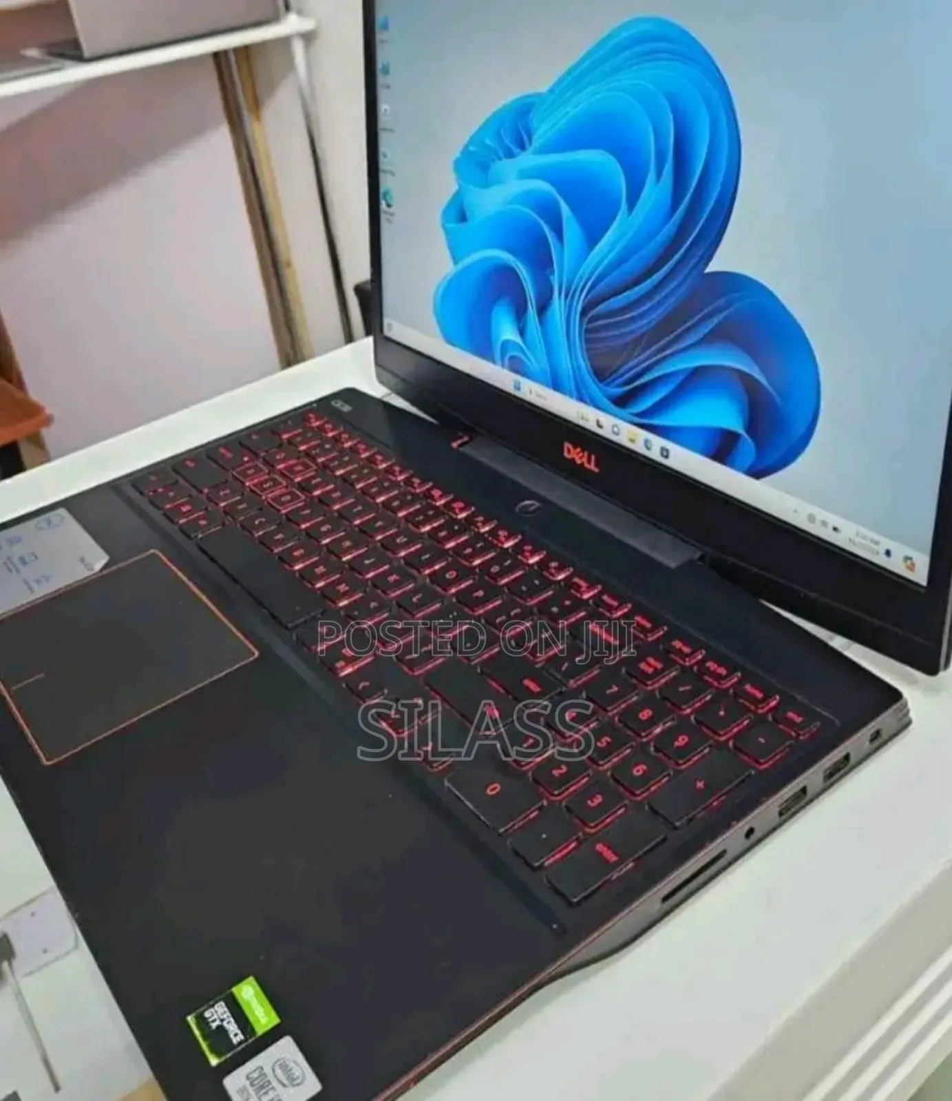 New Laptop Dell G3 17 3579 8GB Intel Core I5 SSD 512GB