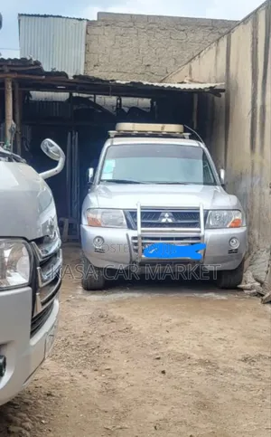 Mitsubishi Pajero Pininfarina 2004 Silver