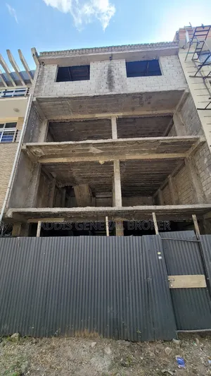 Photo - 6bdrm House in ሀይሌ ጋርመንት, Nifas Silk-Lafto for sale