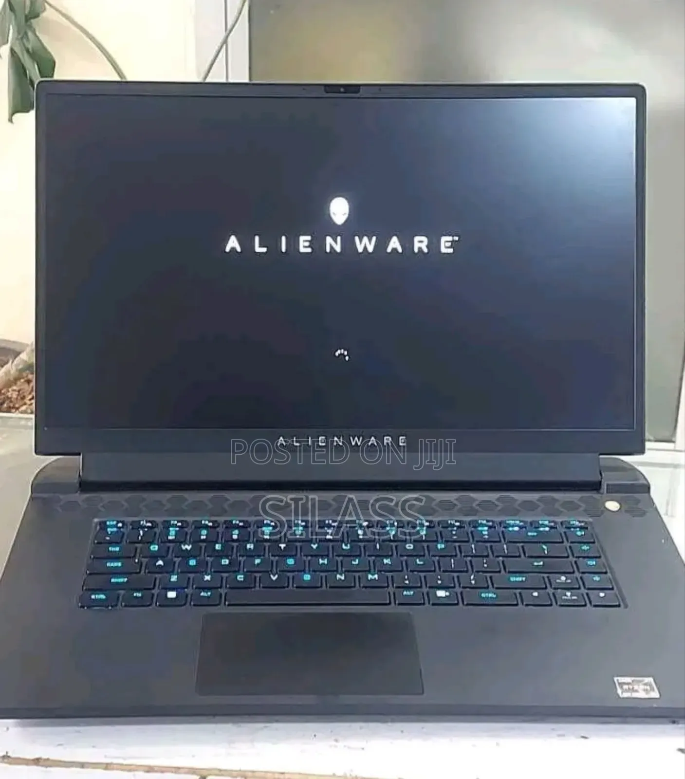 New Laptop Dell Alienware M18 R2 16GB AMD Ryzen 9 SSD 512GB