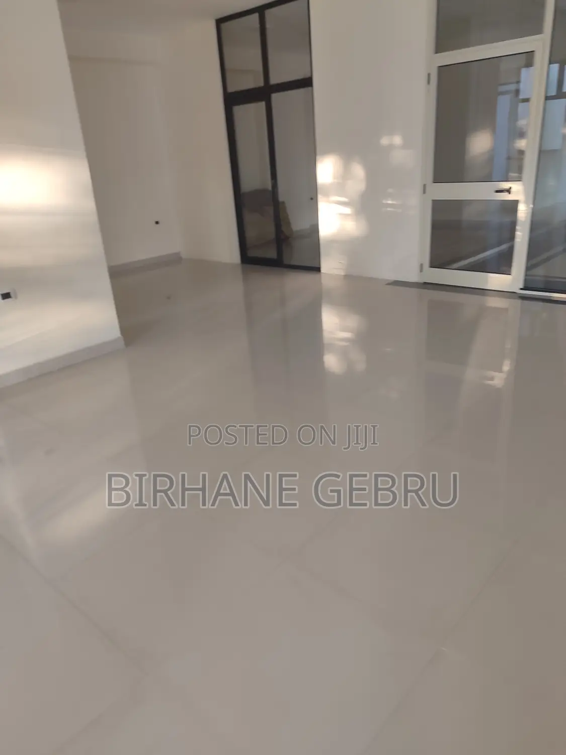 Luxury Apartment Rent for Restaurant.Berger.Clink.Juice.