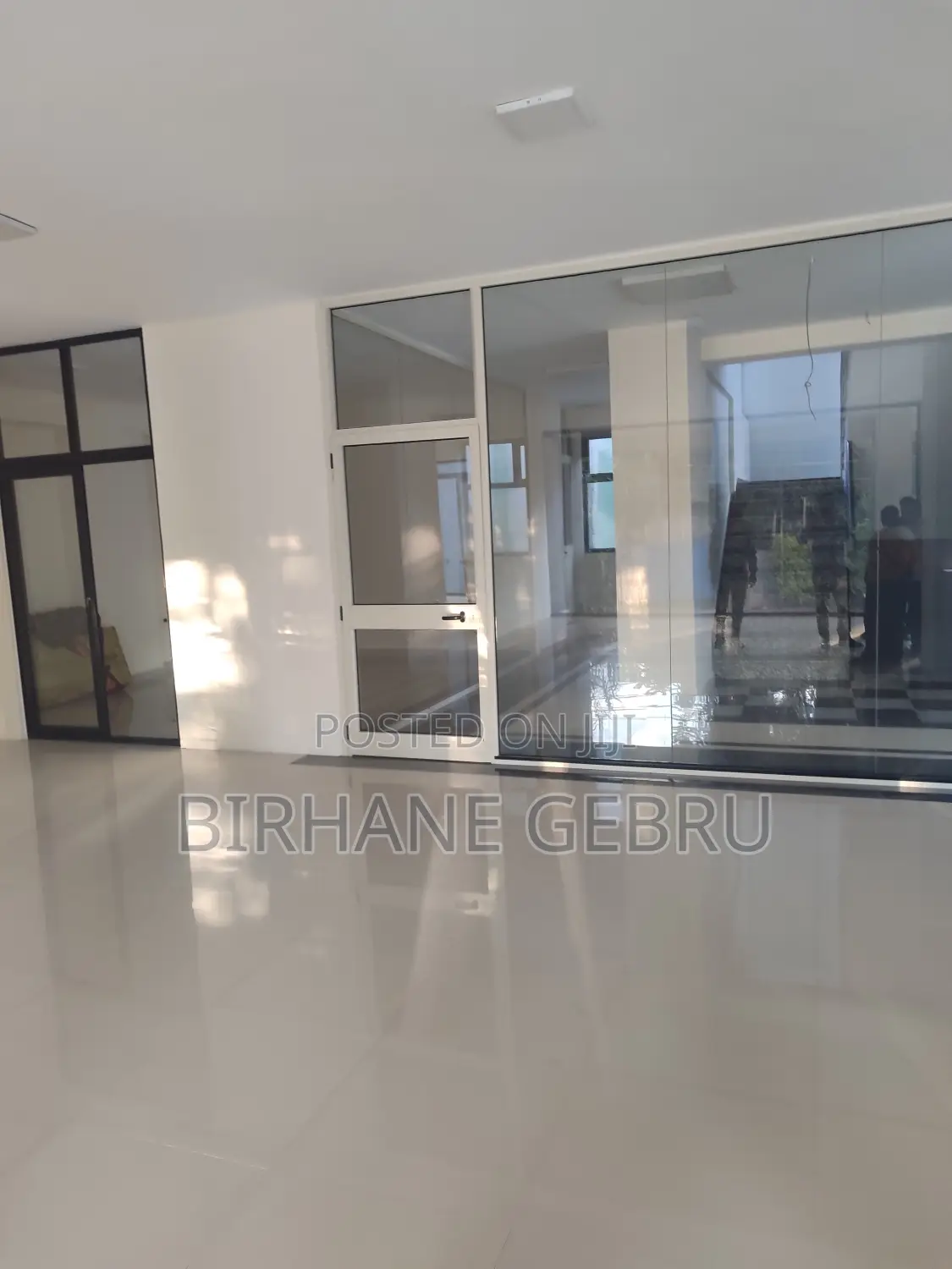 Luxury Apartment Rent for Restaurant.Berger.Clink.Juice.