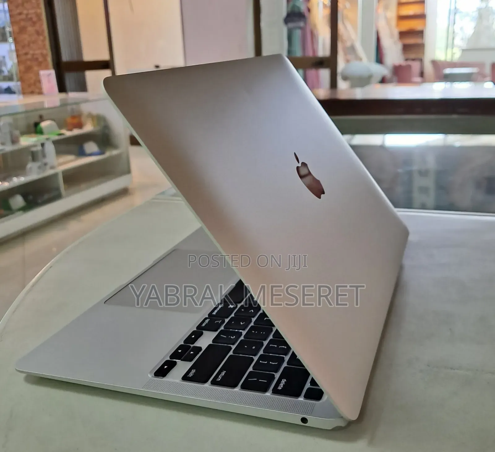 New Laptop Apple MacBook Air 2020 M1 8GB Apple M1 SSD 256GB