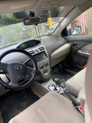 Toyota Yaris 2012 Ivory