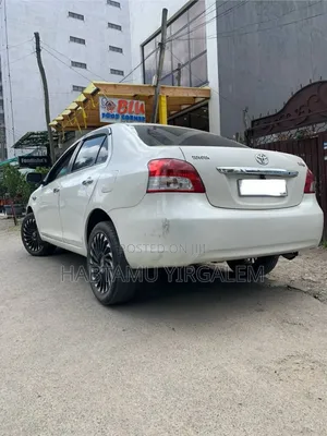 Toyota Yaris 2012 Ivory
