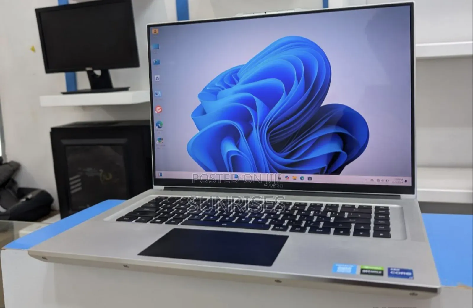 New Laptop Gigabyte AERO 15 16GB Intel Core I7 SSD 2T