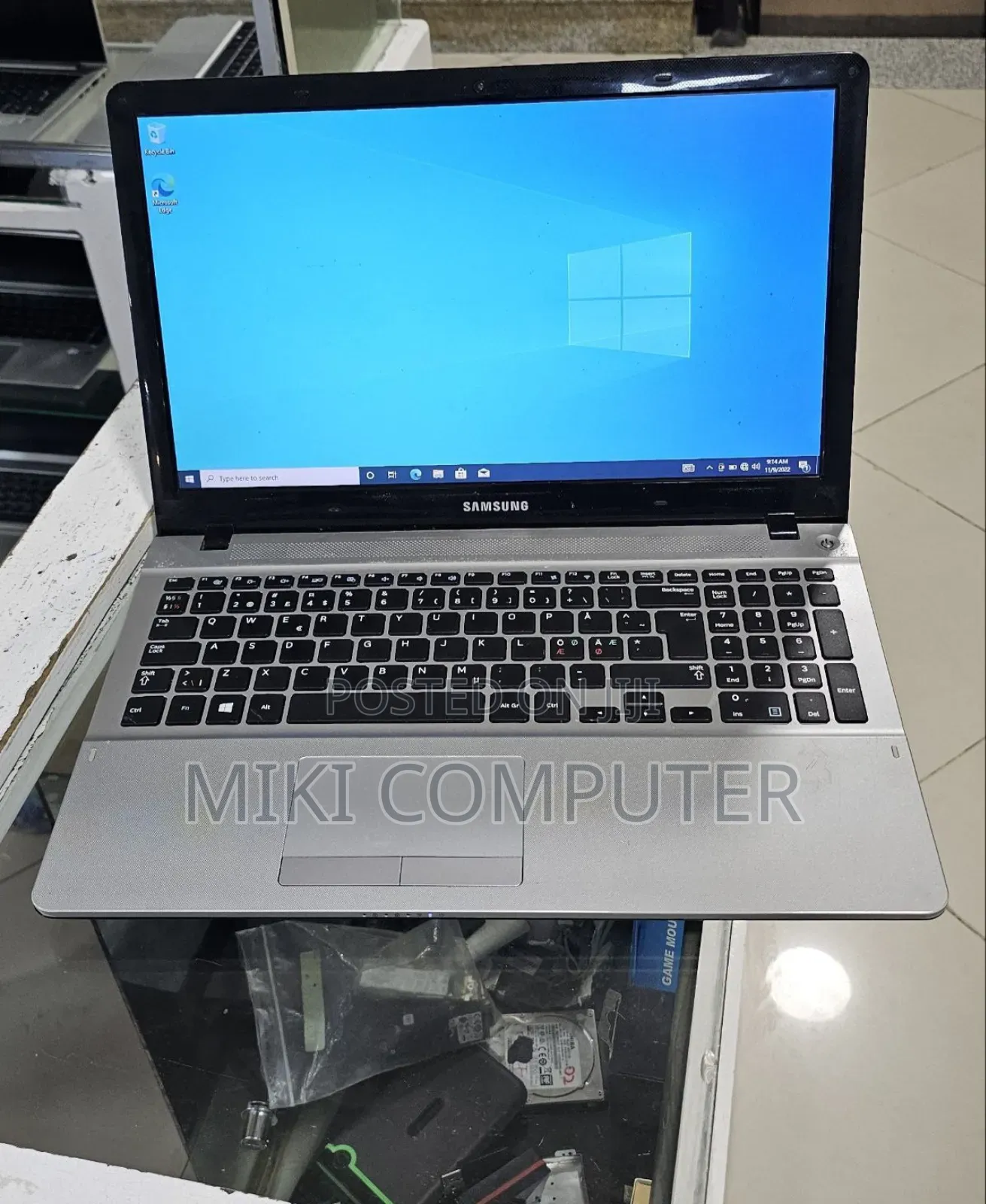 New Laptop Samsung RF711 8GB Intel Core I5 HDD 1T