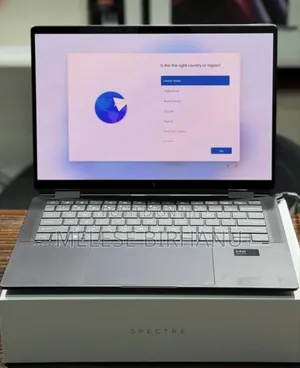 Photo - New Laptop HP Spectre 16GB Intel Core I7 SSD 1T