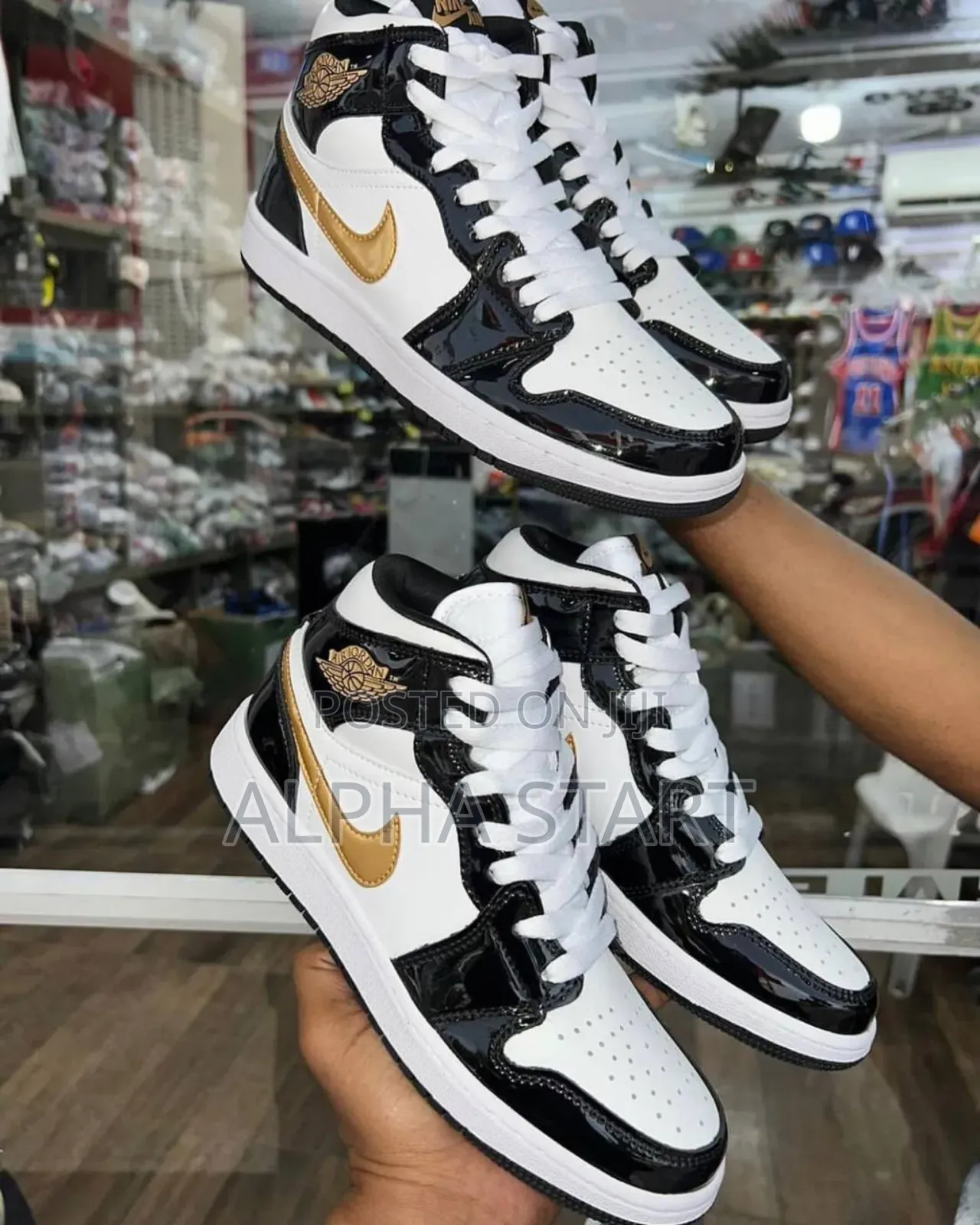 Air Jordan 1 Mid Se ‘Black Gold Patent’ WMNS Shoes