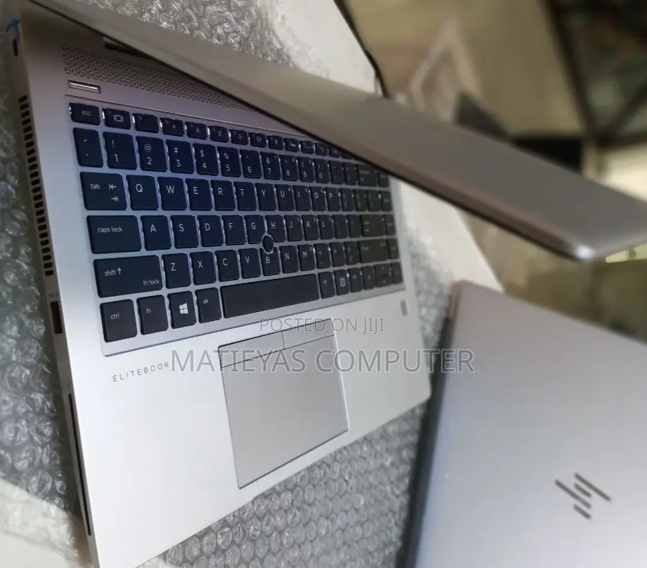 New Laptop Apple MacBook Pro M1 16GB Intel Core I7 SSD 512GB